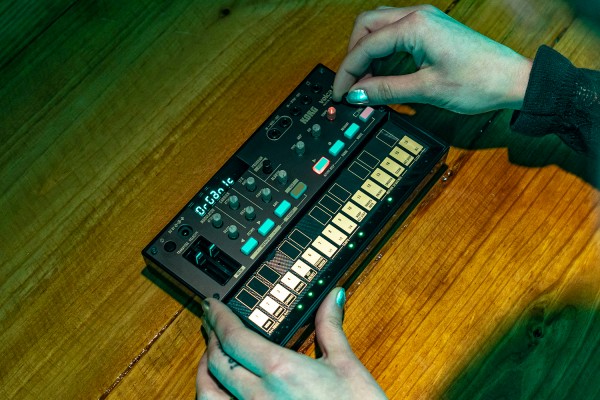 FMシンセサイザー volca FM2 美品 KORG volca fm シンセサイザー KORG