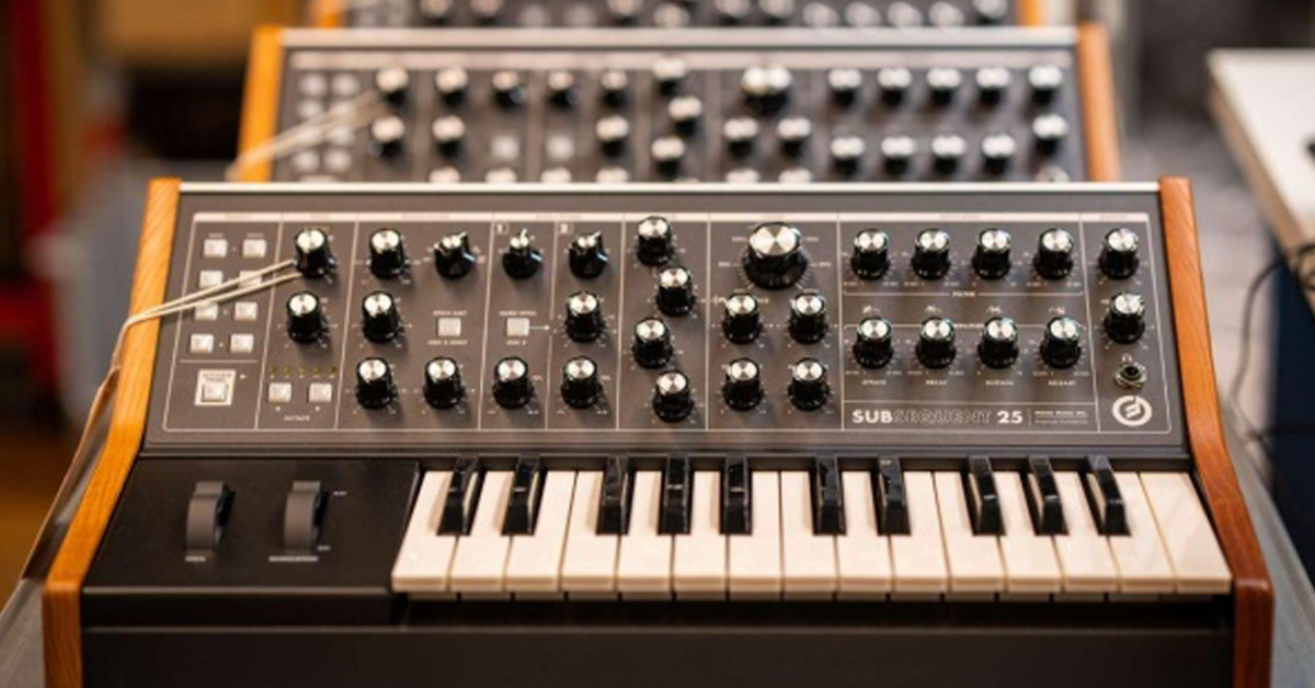 Moog Music Subsequent 25 - Gearlounge