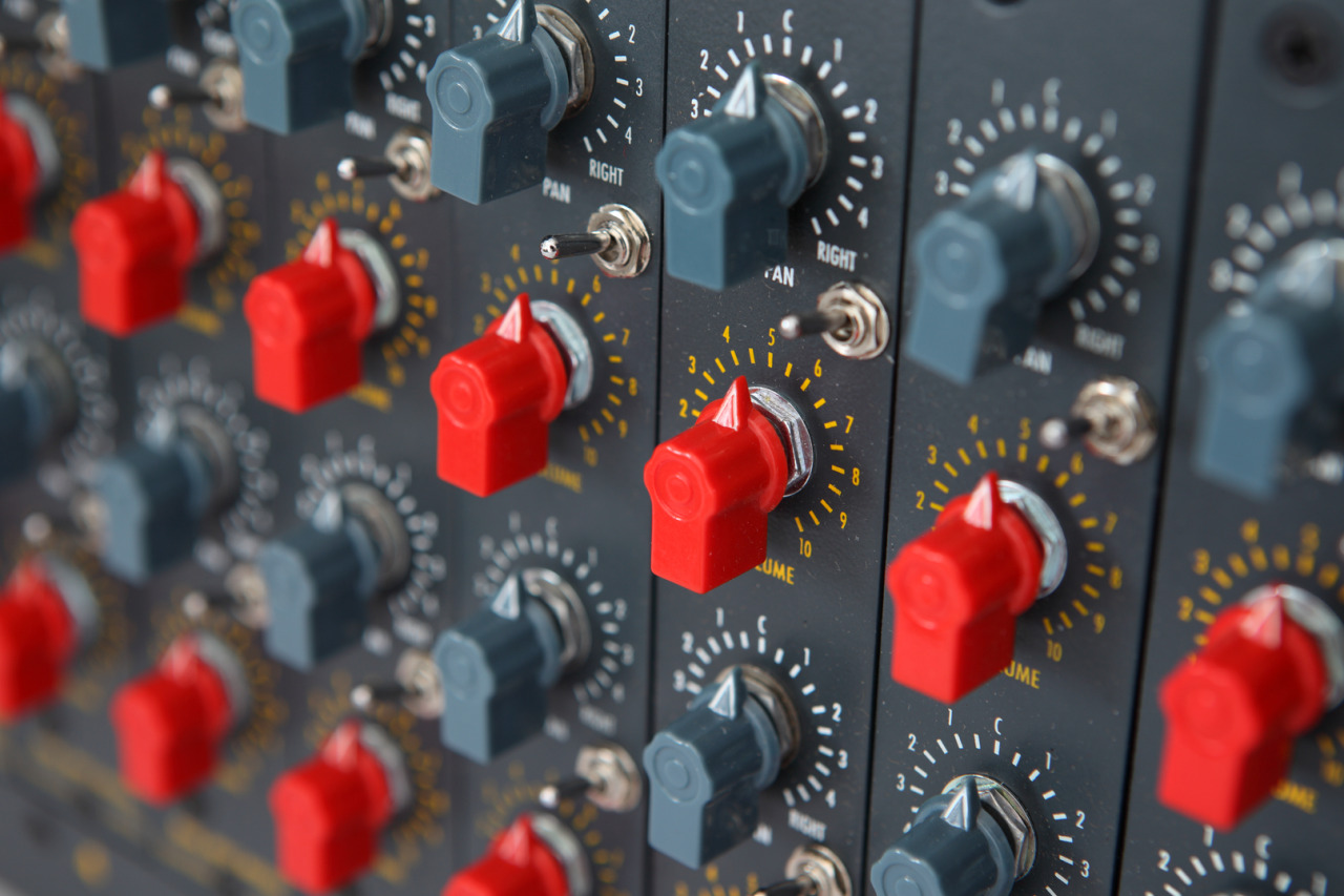 Chandler의 아날로그 서밍 믹서 Mini Rack Mixer 필드 테스트 (by Mix Magazine) Gearlounge