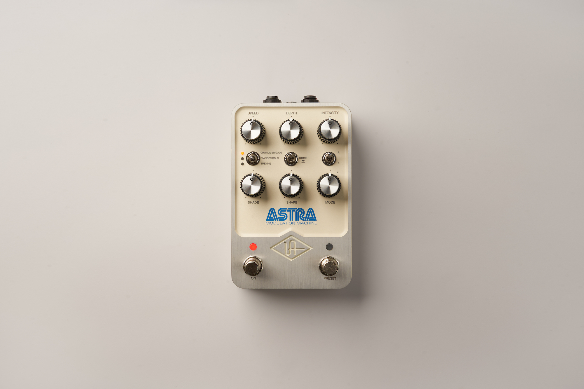 Universal Audio UAFX Astra Modulation Machine - Gearlounge