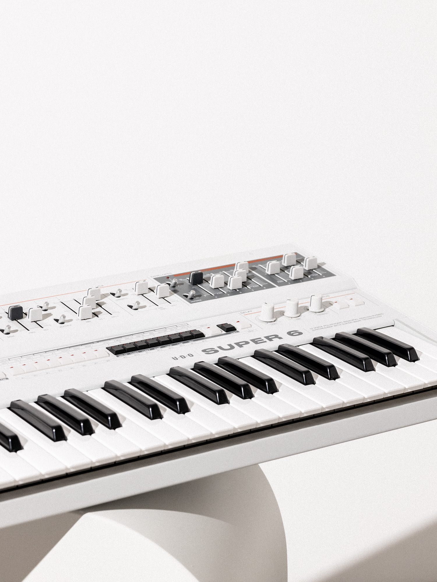 UDO Audio SUPER 6 Limited Edition - White - Gearlounge