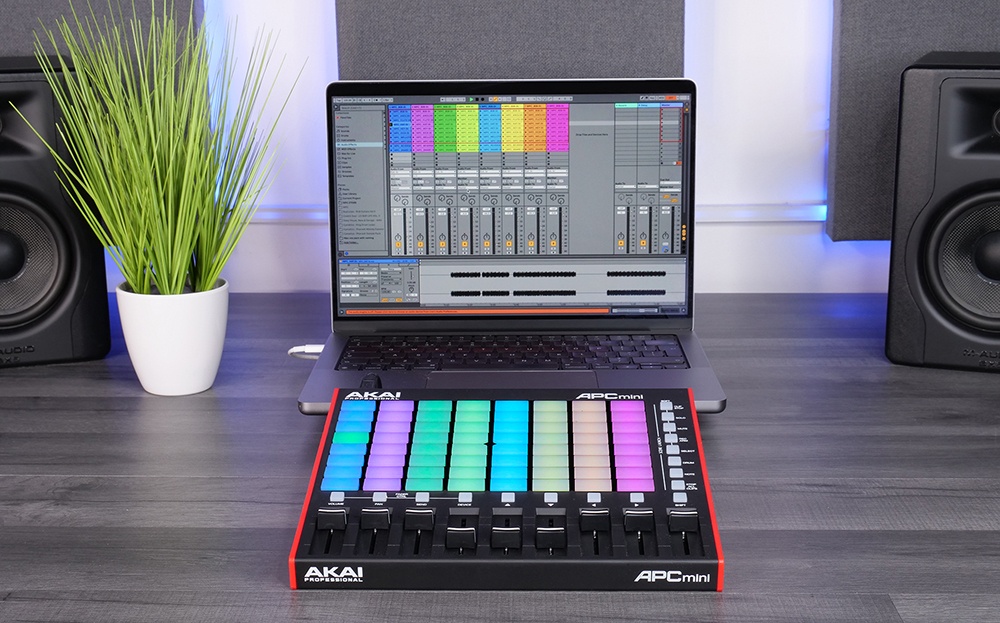 Akai Professional APC Mini MK2 - Gearlounge