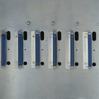 Neve 1081 7U rack & PSU (empty) - GEARLOUNGE