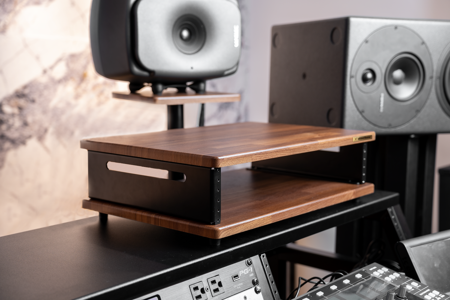 Wavebone Stella Rackmount Case (Wood, 2U) - GEARLOUNGE