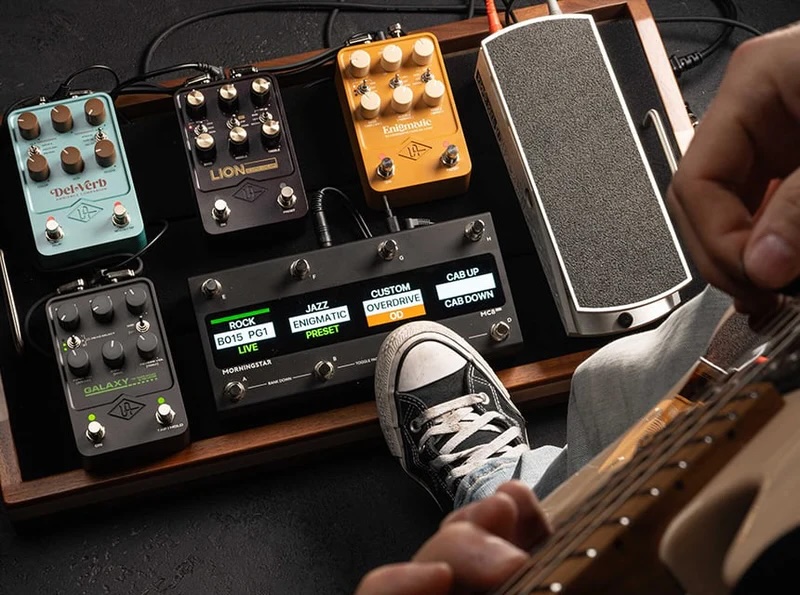 Universal Audio UAFX Astra Modulation Machine - GEARLOUNGE
