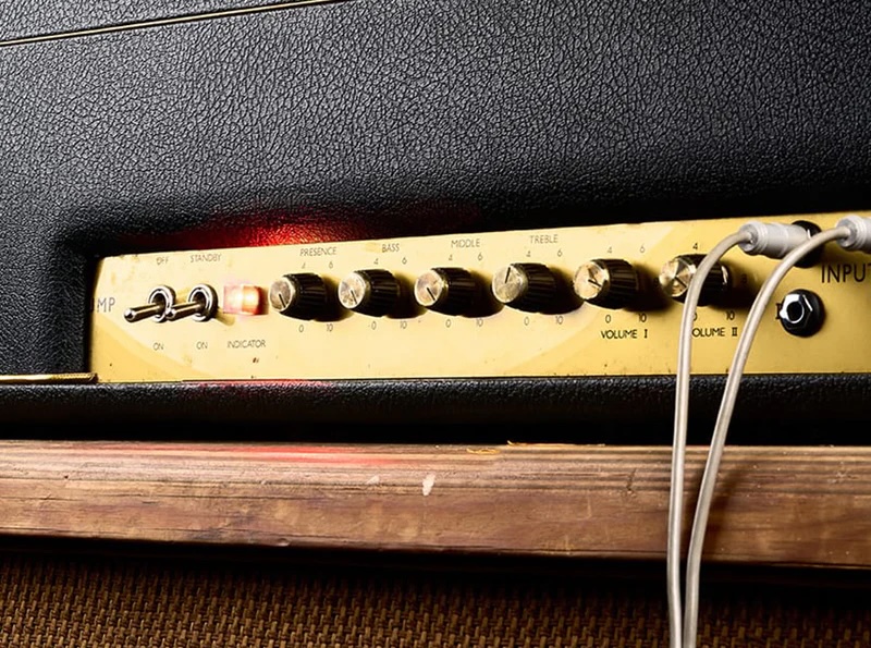 Universal Audio UAFX Lion '68 Super Lead Amp - GEARLOUNGE